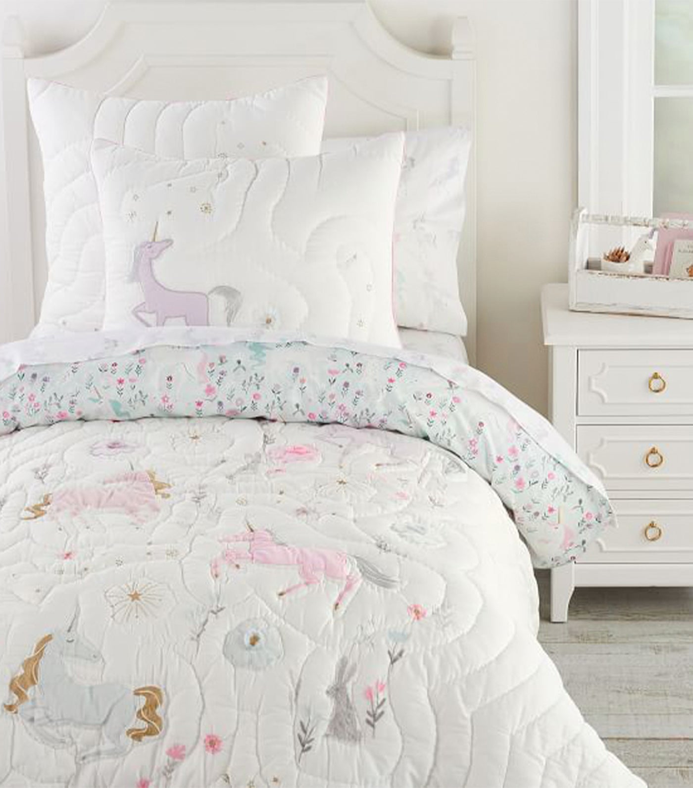 Pottery barn deals kids bedding