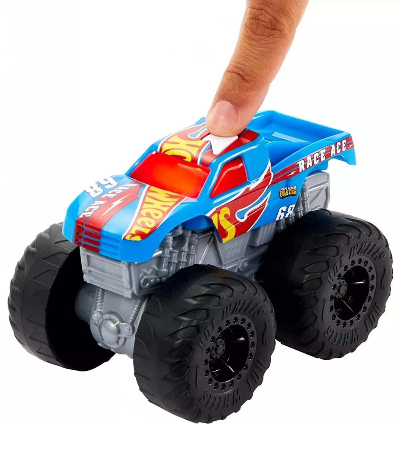 Monster Trucks - Roarin' Wreckers